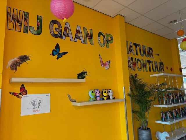 Een goed begin na de vakantie! De juffen zijn op avontuur in de natuur geweest. Ze gingen kamperen 🏕️, zonnebaden, vogels🦜🦆 spotten, kaartlezen, vissen 🐟 🎣 en nog veel meer! De kinderen komen er de komende weken van alles over te weten 🔍😀 #thematischwerken #lerenmetlef